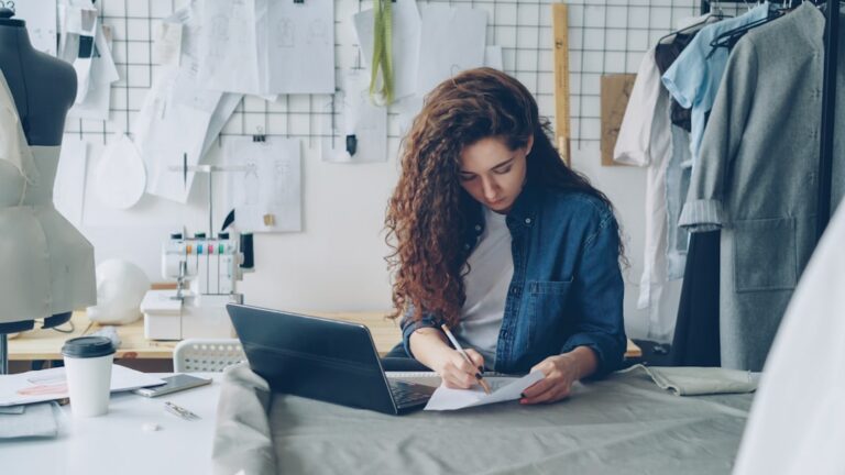 Why Shopping for Dresses Online is the Future of Fashion